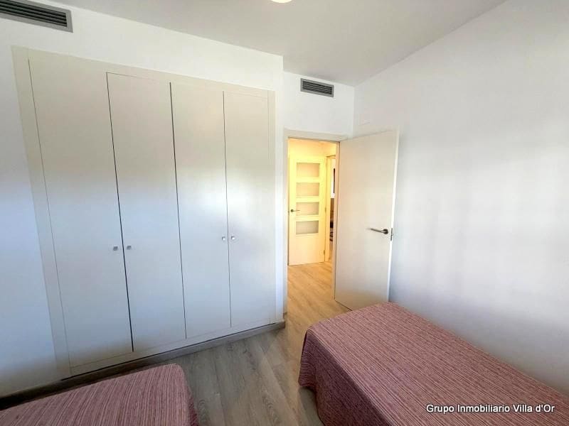 2 bedroom Beach Apartment for sale in Denia with pool garage - € 370,000 (Ref: 9484092)