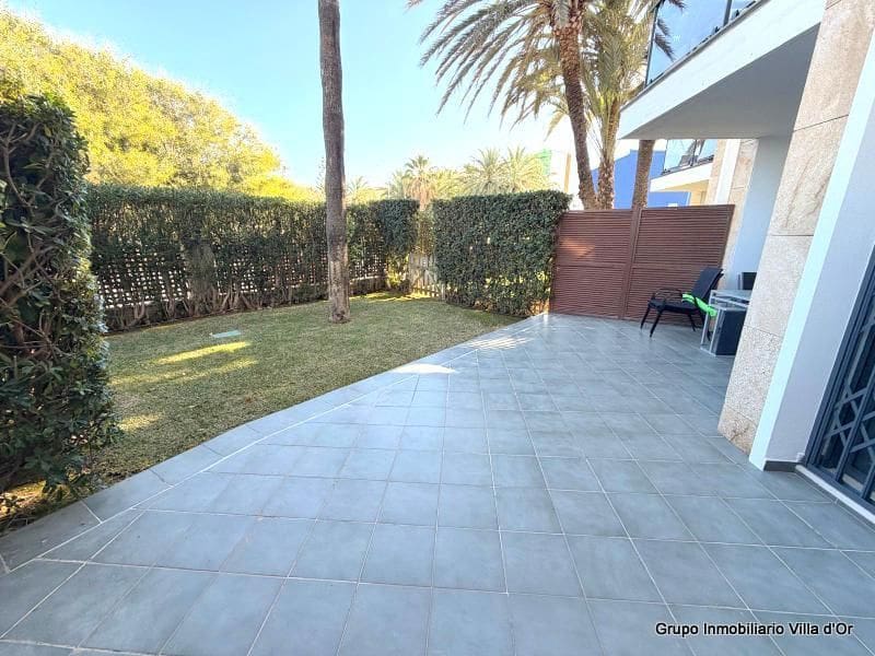 2 bedroom Beach Apartment for sale in Denia with pool garage - € 370,000 (Ref: 9484092)