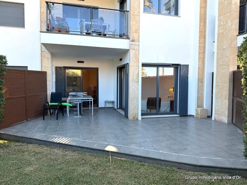 2 bedroom Beach Apartment for sale in Denia with pool garage - € 370,000 (Ref: 9484092)