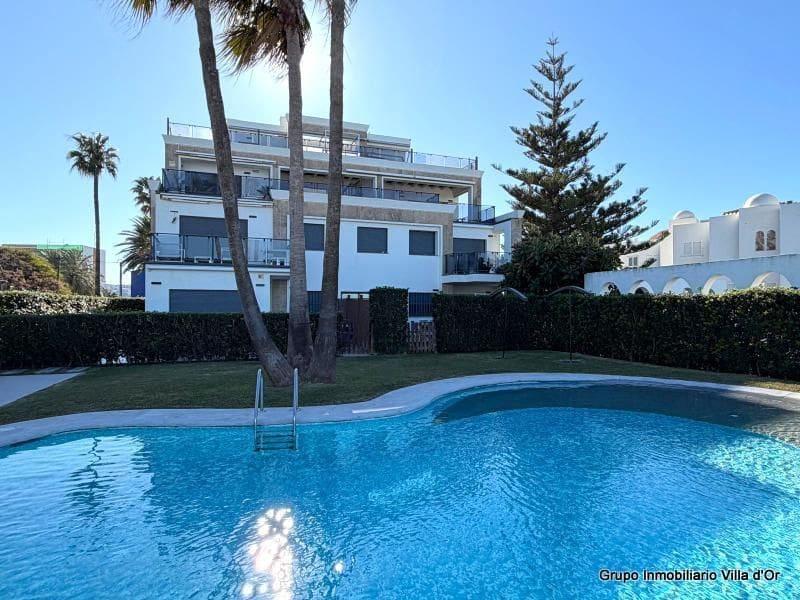2 bedroom Beach Apartment for sale in Denia with pool garage - € 370,000 (Ref: 9484092)