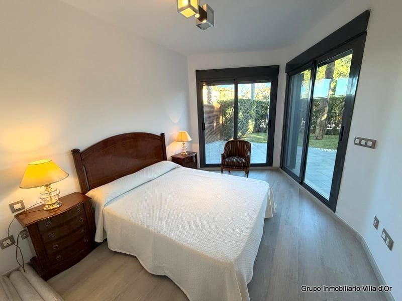 2 soveværelse Strandlejlighed til salg i Denia med swimmingpool garage - € 370.000 (Ref: 9484092)