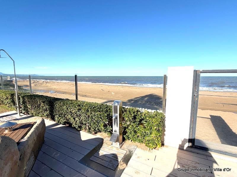 2 soveværelse Strandlejlighed til salg i Denia med swimmingpool garage - € 370.000 (Ref: 9484092)