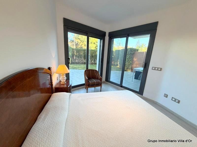 2 soveværelse Strandlejlighed til salg i Denia med swimmingpool garage - € 370.000 (Ref: 9484092)