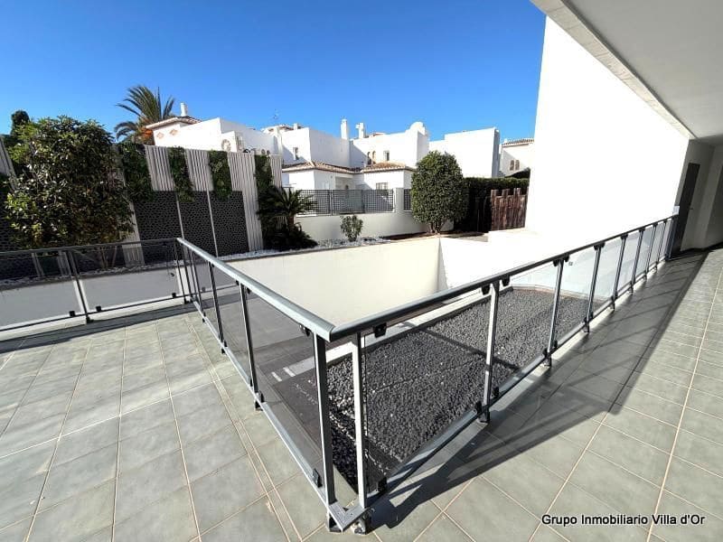 2 soveværelse Strandlejlighed til salg i Denia med swimmingpool garage - € 370.000 (Ref: 9484092)