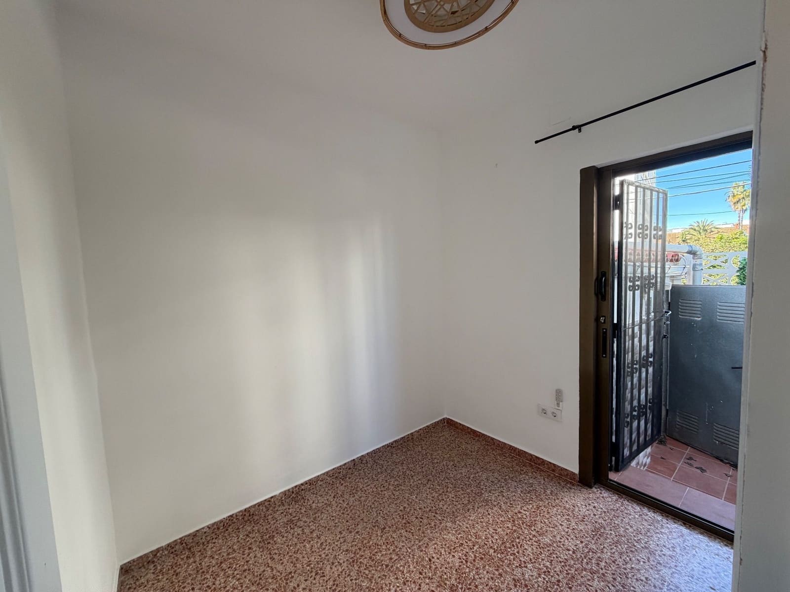 Casa de 2 habitaciones en Dénia en venta con garaje - 229.000 € (Ref: 9484093)