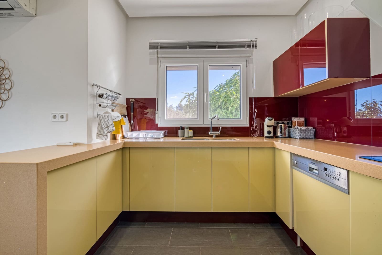 5 makuuhuone Huvila myytävänä paikassa Denia mukana uima-altaan - 1 020 000 € (Ref: 9593065)