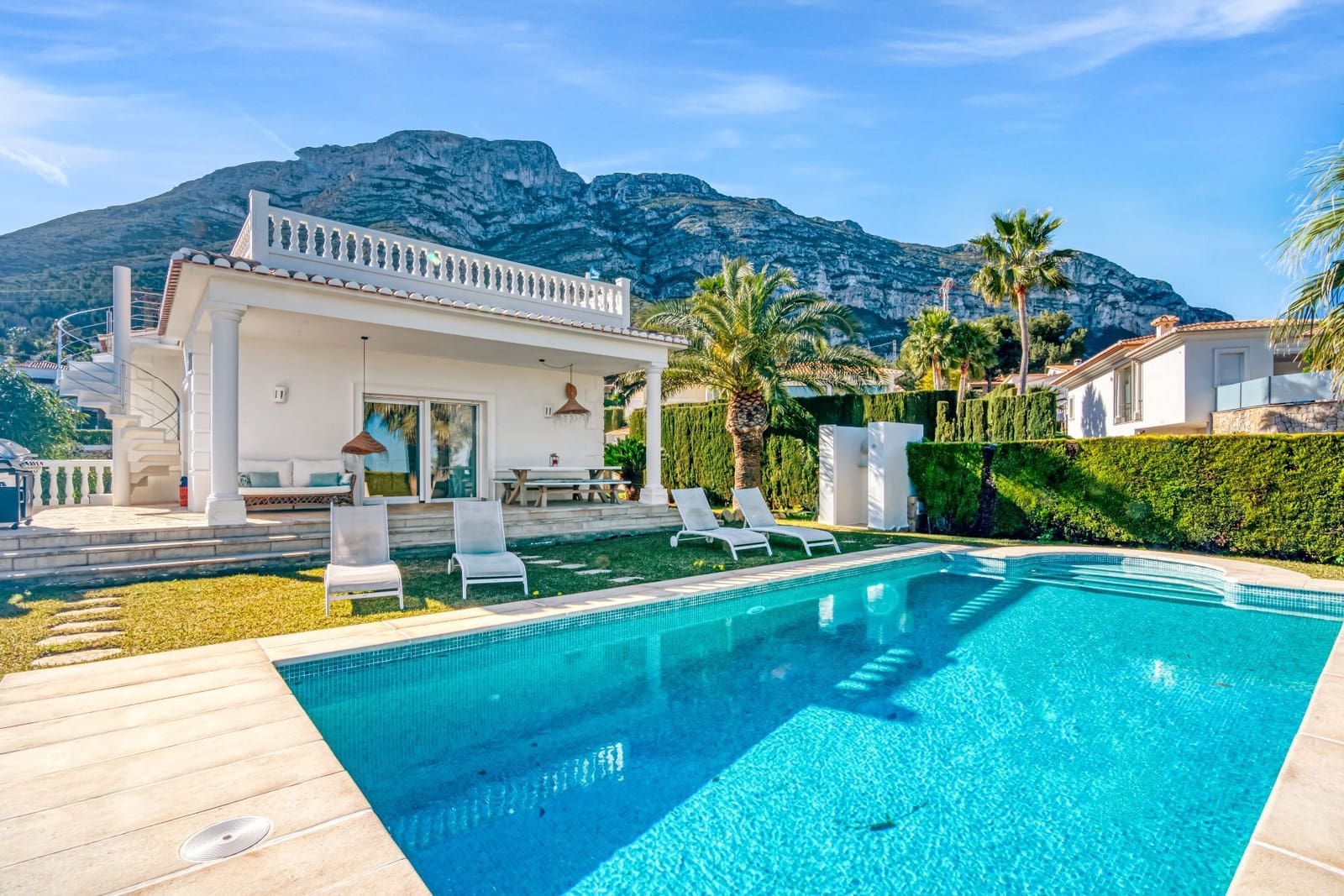 5 makuuhuone Huvila myytävänä paikassa Denia mukana uima-altaan - 1 020 000 € (Ref: 9593065)