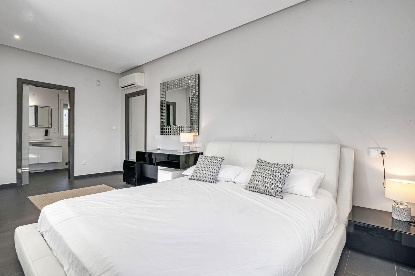 5 makuuhuone Huvila myytävänä paikassa Denia mukana uima-altaan - 1 020 000 € (Ref: 9593065)