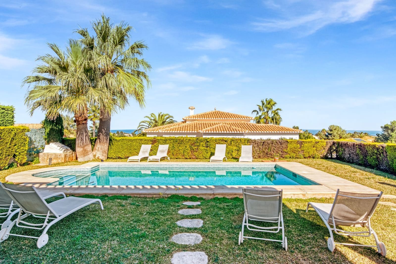 5 makuuhuone Huvila myytävänä paikassa Denia mukana uima-altaan - 1 020 000 € (Ref: 9593065)