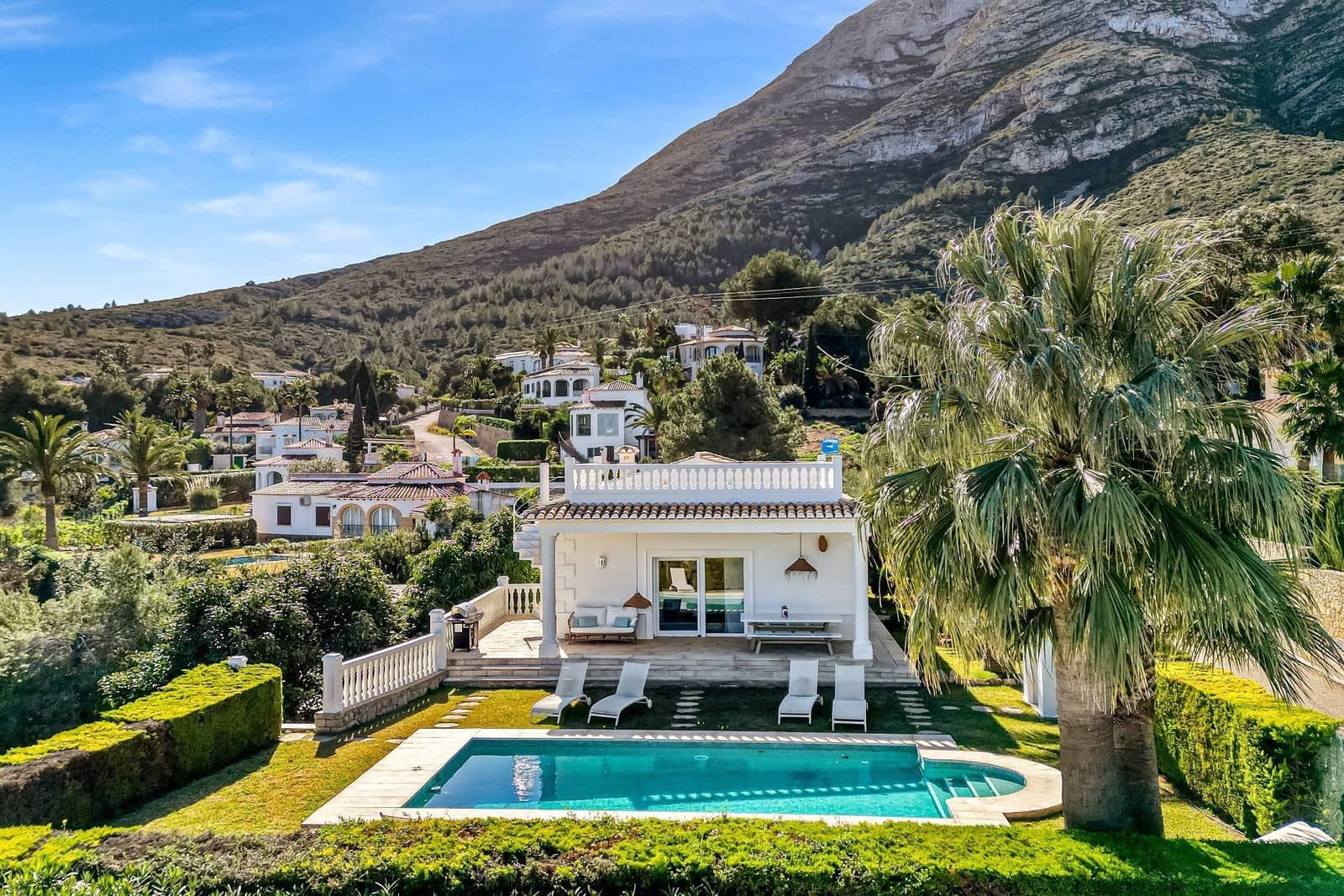 5 makuuhuone Huvila myytävänä paikassa Denia mukana uima-altaan - 1 020 000 € (Ref: 9593065)