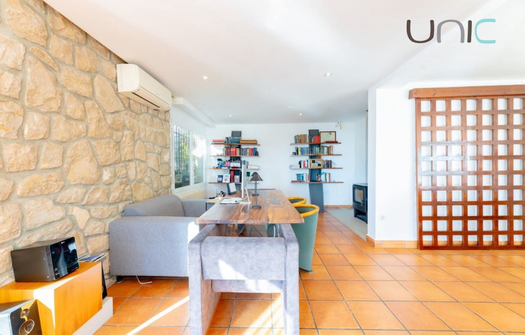 Chalet de 3 habitaciones en La Nucia en venta con piscina - 795.000 € (Ref: 10035742)