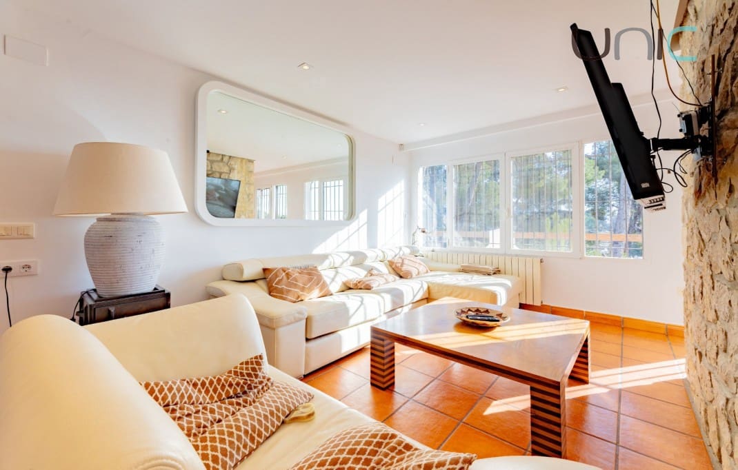 Chalet de 3 habitaciones en La Nucia en venta con piscina - 795.000 € (Ref: 10035742)