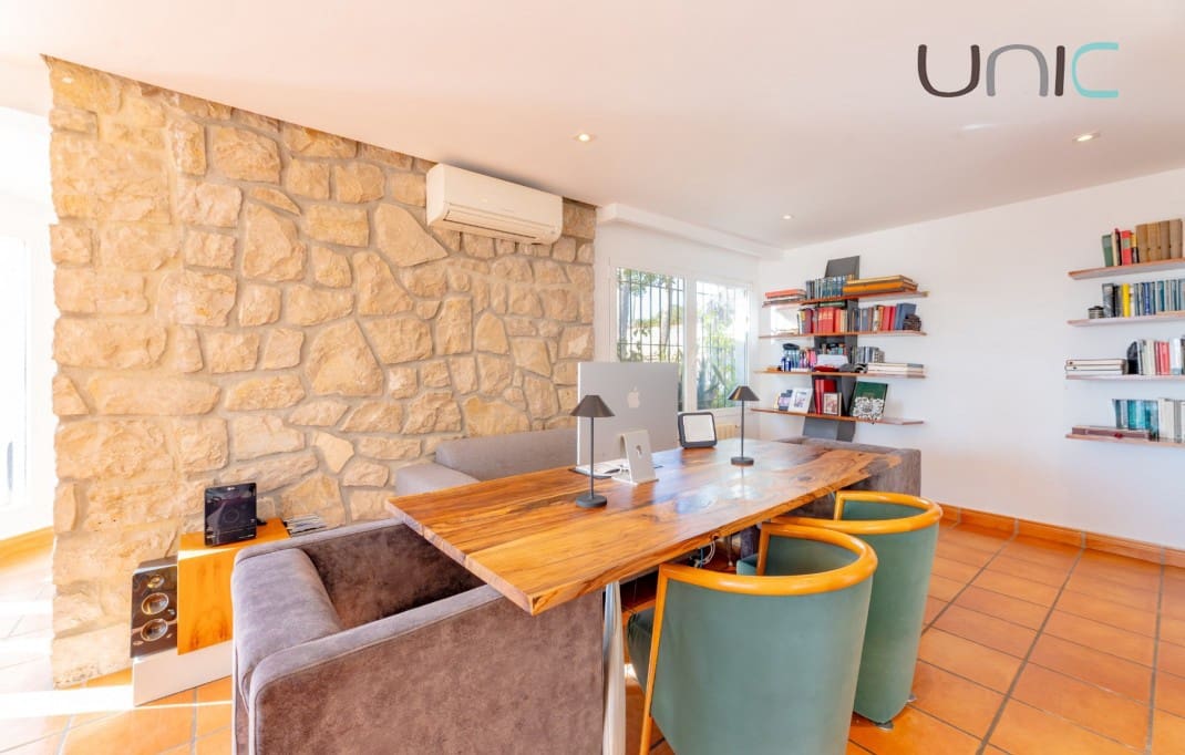 Chalet de 3 habitaciones en La Nucia en venta con piscina - 795.000 € (Ref: 10035742)