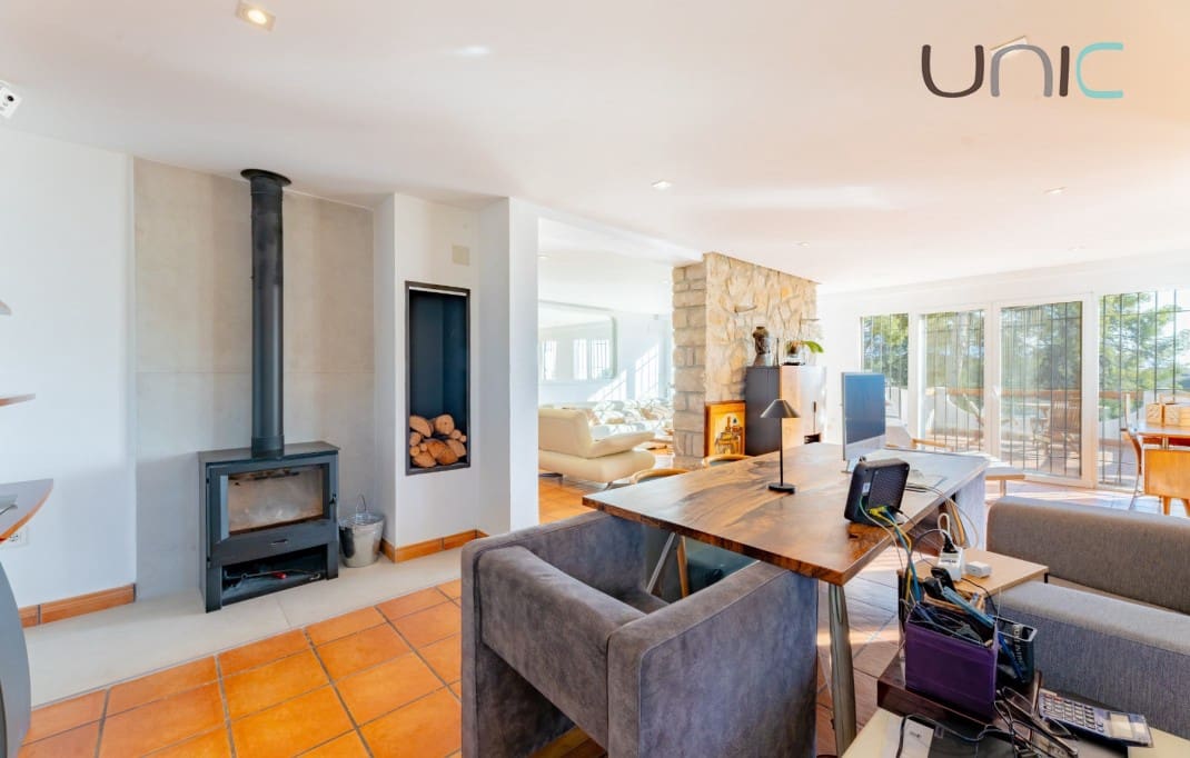 Chalet de 3 habitaciones en La Nucia en venta con piscina - 795.000 € (Ref: 10035742)