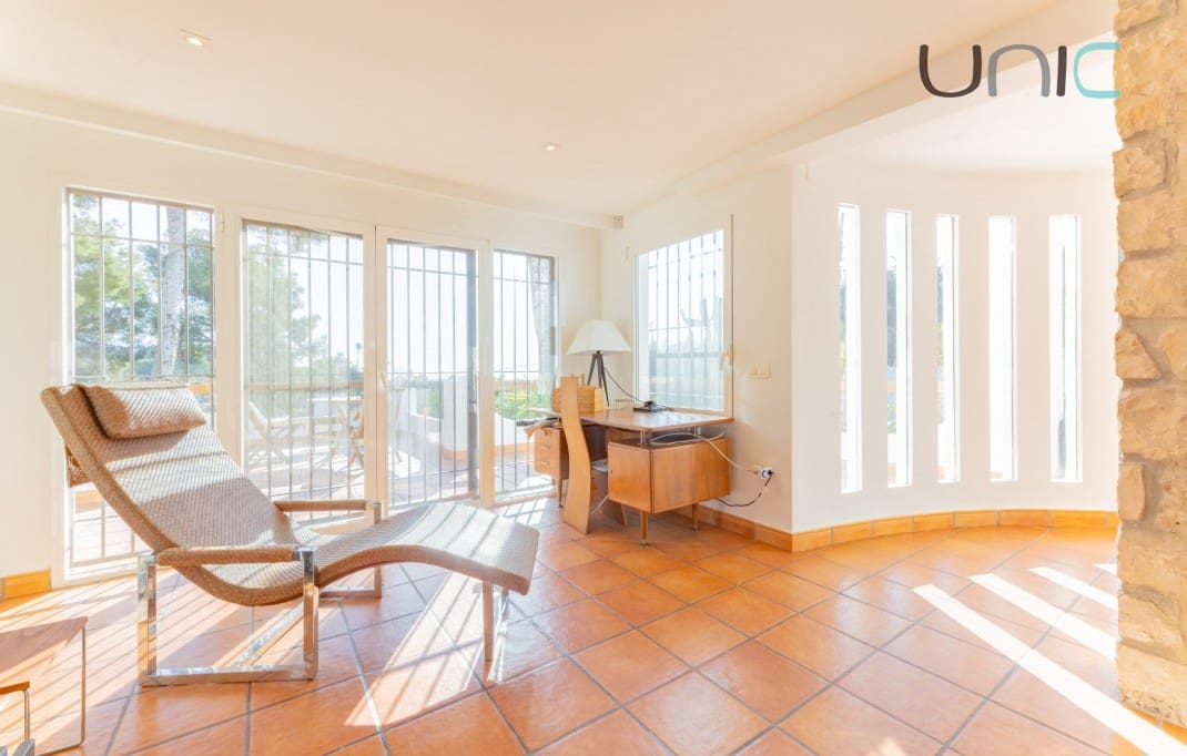 Chalet de 3 habitaciones en La Nucia en venta con piscina - 795.000 € (Ref: 10035742)