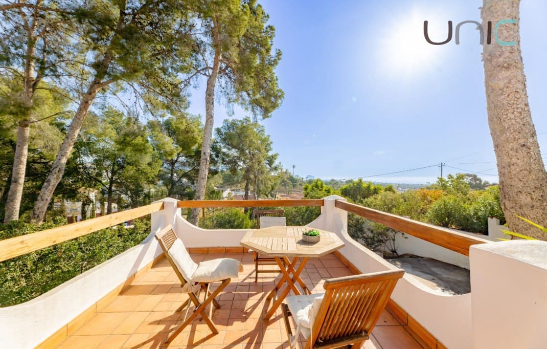 Chalet de 3 habitaciones en La Nucia en venta con piscina - 795.000 € (Ref: 10035742)