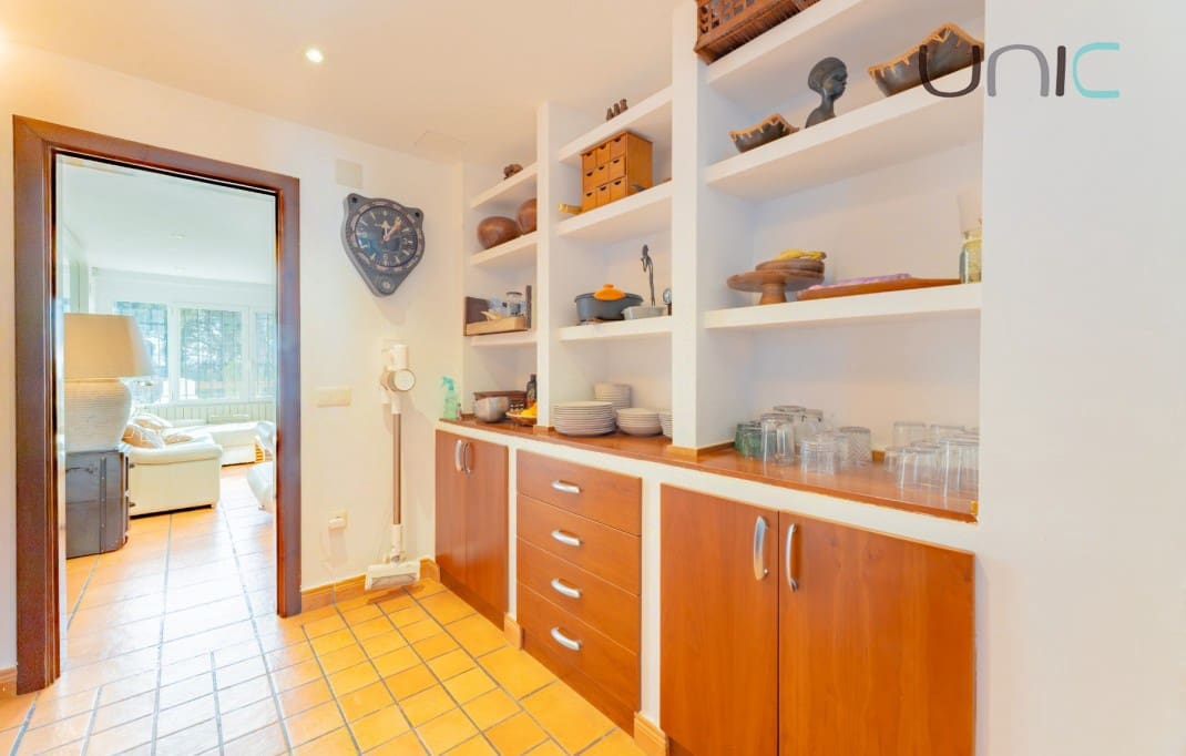 Chalet de 3 habitaciones en La Nucia en venta con piscina - 795.000 € (Ref: 10035742)