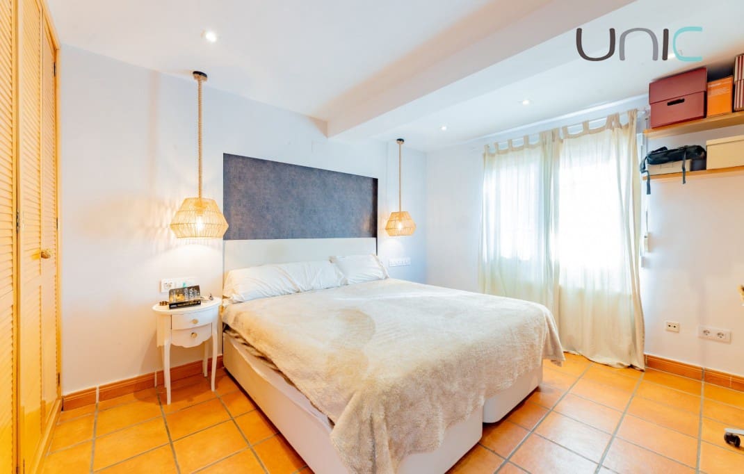 Chalet de 3 habitaciones en La Nucia en venta con piscina - 795.000 € (Ref: 10035742)