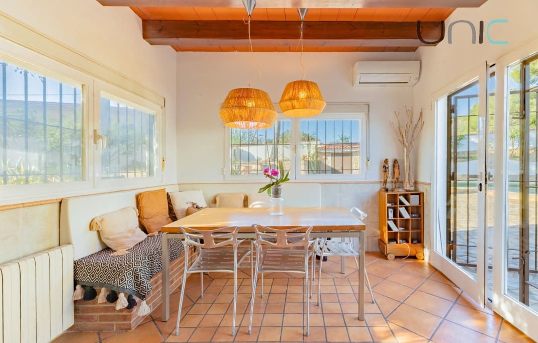 Chalet de 3 habitaciones en La Nucia en venta con piscina - 795.000 € (Ref: 10035742)