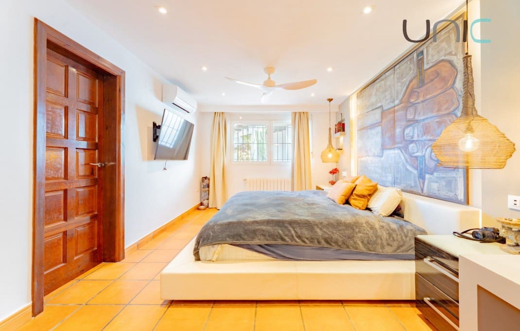 Chalet de 3 habitaciones en La Nucia en venta con piscina - 795.000 € (Ref: 10035742)