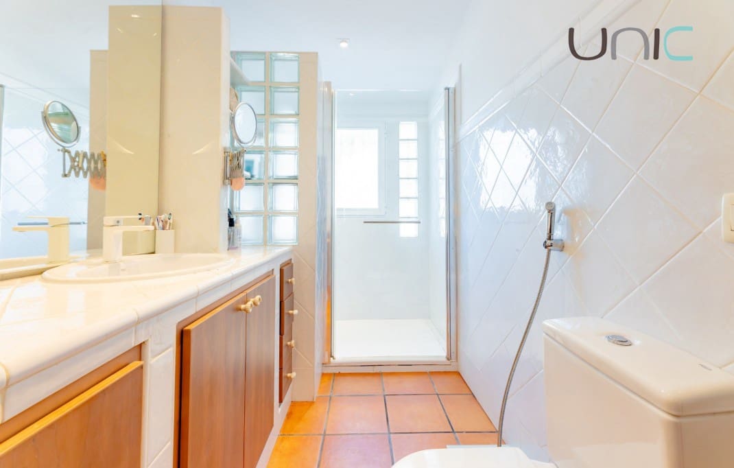 Chalet de 3 habitaciones en La Nucia en venta con piscina - 795.000 € (Ref: 10035742)
