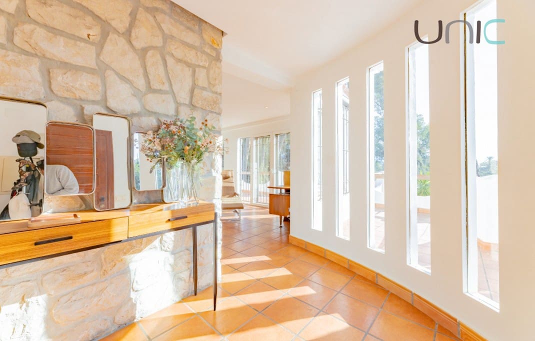 Chalet de 3 habitaciones en La Nucia en venta con piscina - 795.000 € (Ref: 10035742)