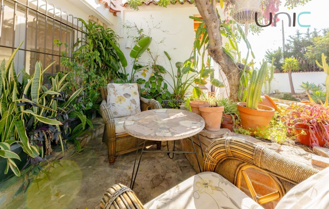 Chalet de 3 habitaciones en La Nucia en venta con piscina - 795.000 € (Ref: 10035742)