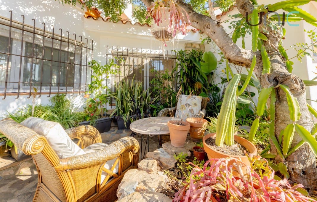 Chalet de 3 habitaciones en La Nucia en venta con piscina - 795.000 € (Ref: 10035742)