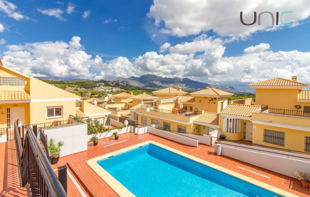 4 sovrum Hus till salu i Alfaz del Pi / L'Alfas del Pi med pool garage - 375 000 € (Ref: 10043535)