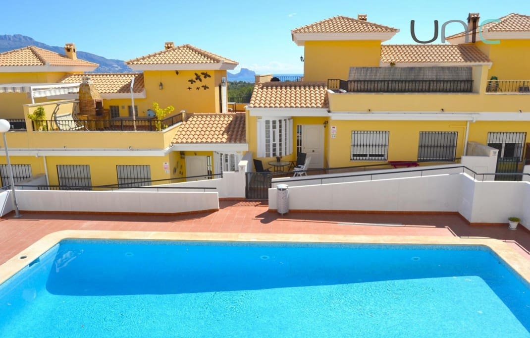 4 sovrum Hus till salu i Alfaz del Pi / L'Alfas del Pi med pool garage - 375 000 € (Ref: 10043535)