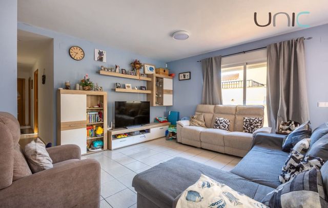 4 sypialnia Dom na sprzedaż w Escandinavia - Cautivador, Alfaz del Pi / L'Alfàs del Pi z basenem garażem - 375 000 € (Ref: 10043535)