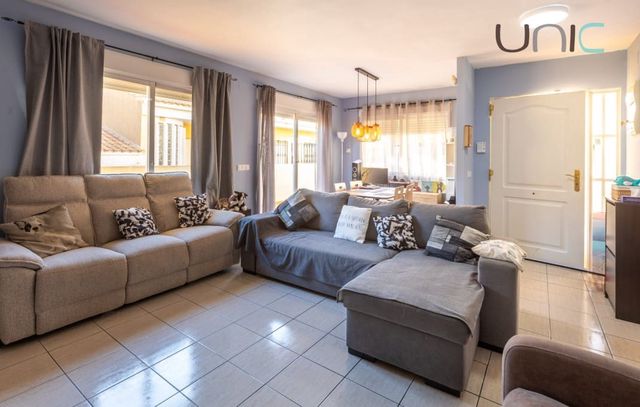 4 sypialnia Dom na sprzedaż w Escandinavia - Cautivador, Alfaz del Pi / L'Alfàs del Pi z basenem garażem - 375 000 € (Ref: 10043535)