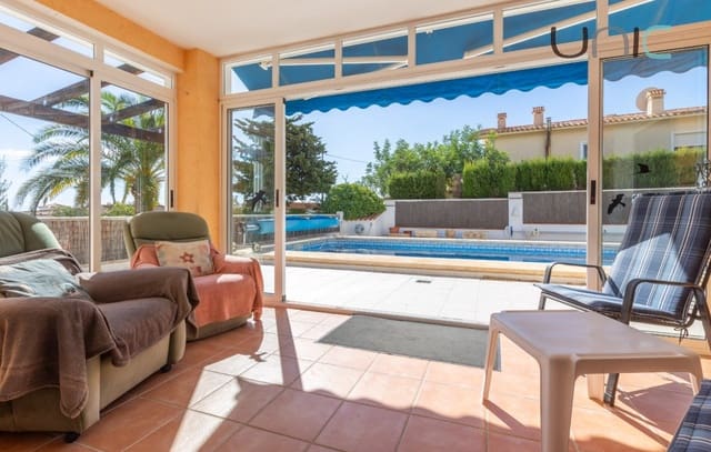 Chalet de 3 habitaciones en La Nucia en venta con piscina - 590.000 € (Ref: 10048383)