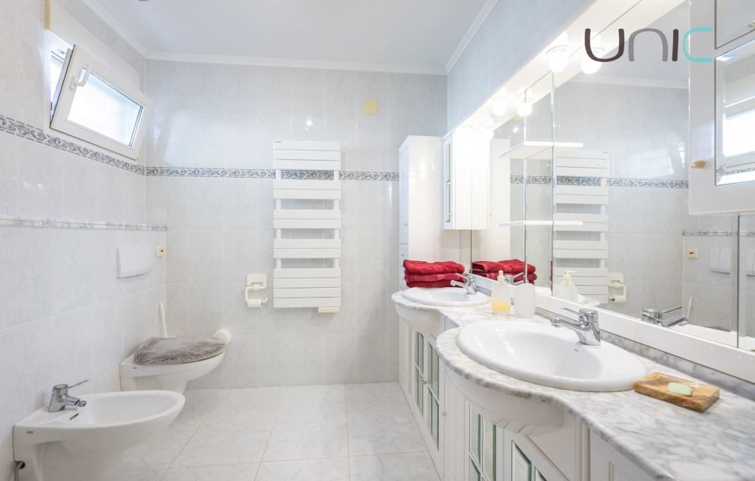 3 bedroom Villa for sale in La Nucia with pool garage - € 590,000 (Ref: 10048383)