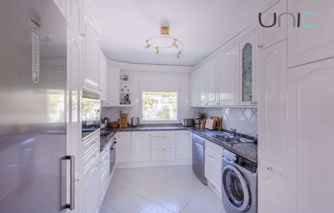 3 bedroom Villa for sale in La Nucia with pool garage - € 590,000 (Ref: 10048383)