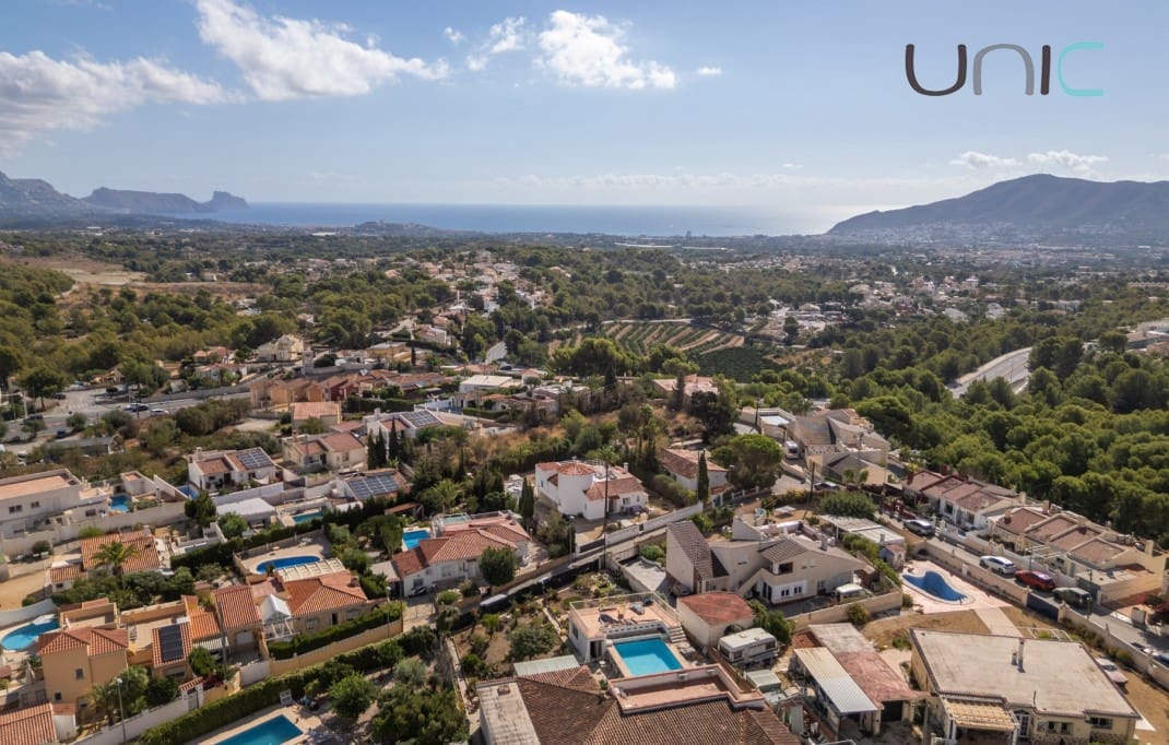 3 bedroom Villa for sale in La Nucia with pool garage - € 590,000 (Ref: 10048383)