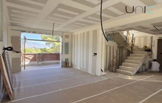 3 slaapkamer Villa te koop in Alfaz del Pi / L'Alfàs del Pi met zwembad - € 780.000 (Ref: 10088501)
