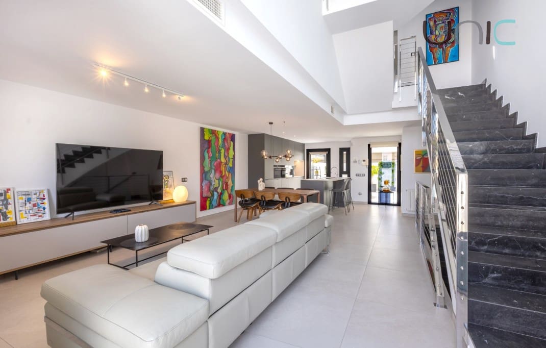 3 Zimmer Haus zu verkaufen in Albir mit Pool Garage - 595.000 € (Ref: 10120600)
