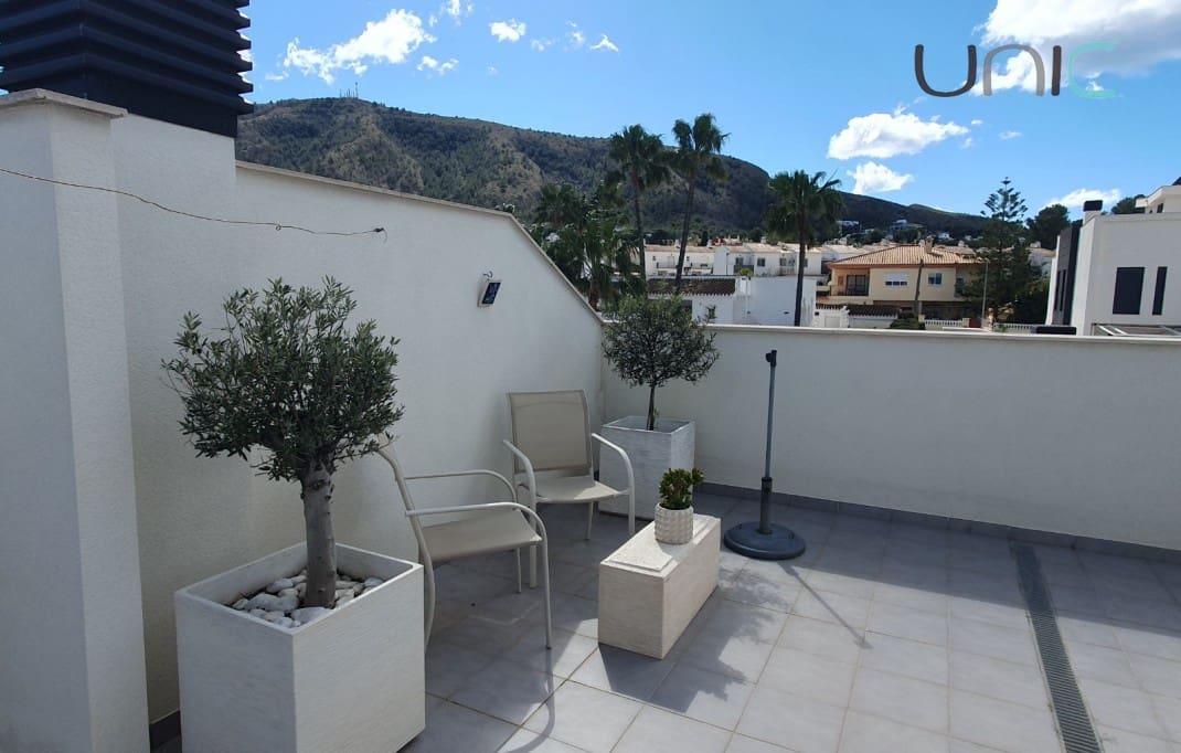 3 Zimmer Haus zu verkaufen in Albir mit Pool Garage - 595.000 € (Ref: 10120600)