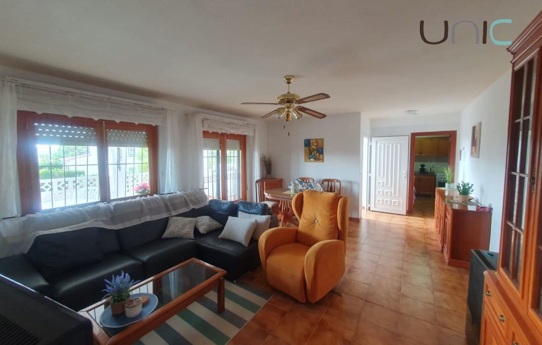 3 bedroom Villa for sale in La Nucia with garage - € 370,000 (Ref: 10155919)
