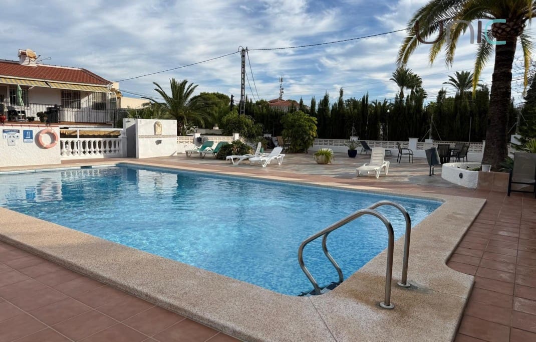 1 quarto Apartamento para arrendar em Albir com piscina - 1 000 € (Ref: 10182029)