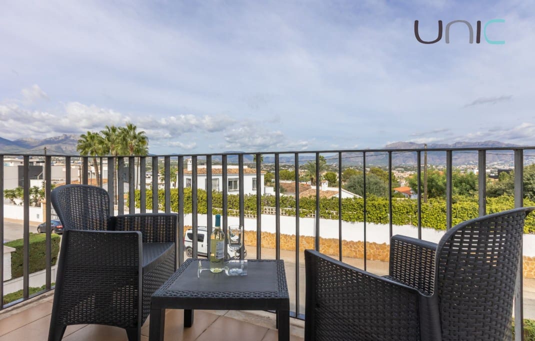 Casa de 3 habitaciones en Albir en venta con piscina garaje - 399.000 € (Ref: 10183728)
