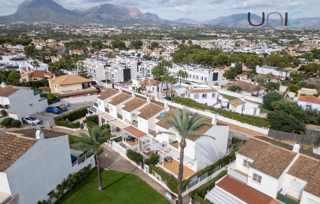Casa de 3 habitaciones en Albir en venta con piscina garaje - 399.000 € (Ref: 10183728)