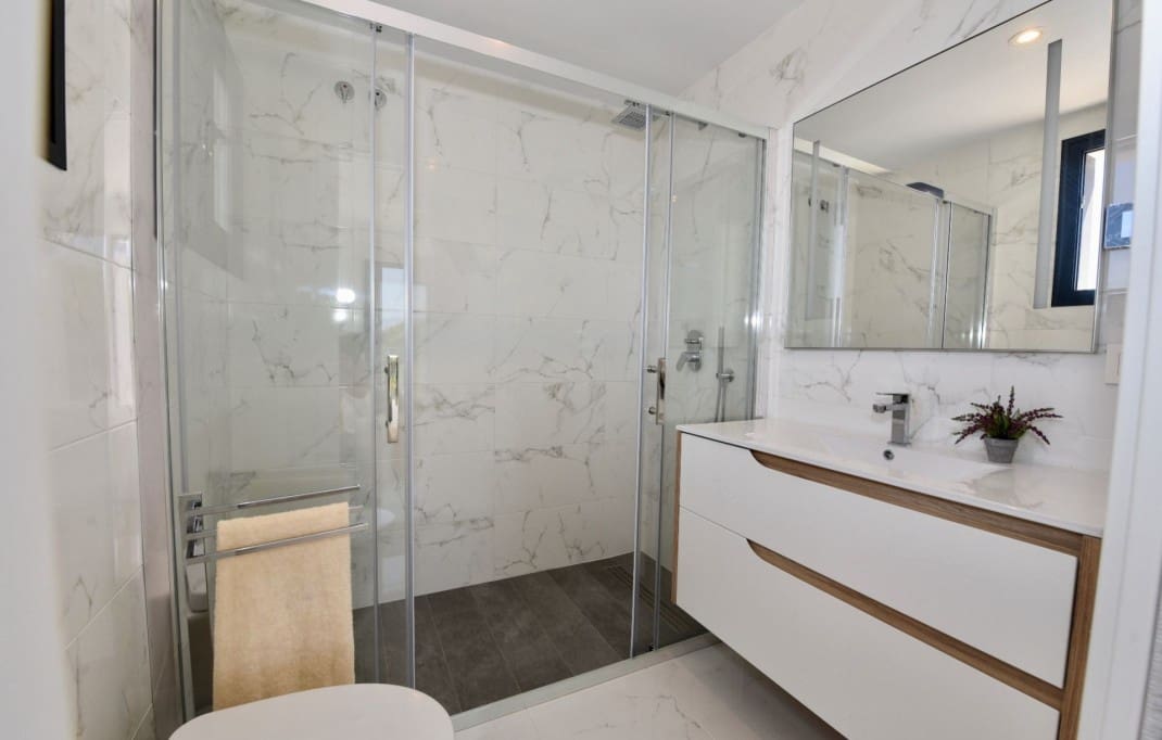 3 quarto Moradia para venda em La Nucia com piscina - 448 092 € (Ref: 6444871)