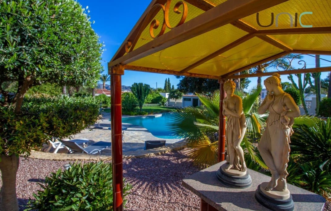 5 quarto Moradia para venda em Alfaz del Pi / L'Alfas del Pi com piscina - 995 000 € (Ref: 6844737)