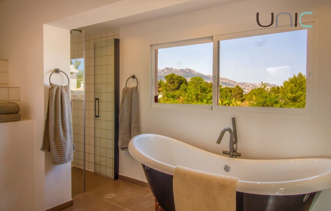 5 quarto Moradia para venda em Alfaz del Pi / L'Alfas del Pi com piscina - 995 000 € (Ref: 6844737)