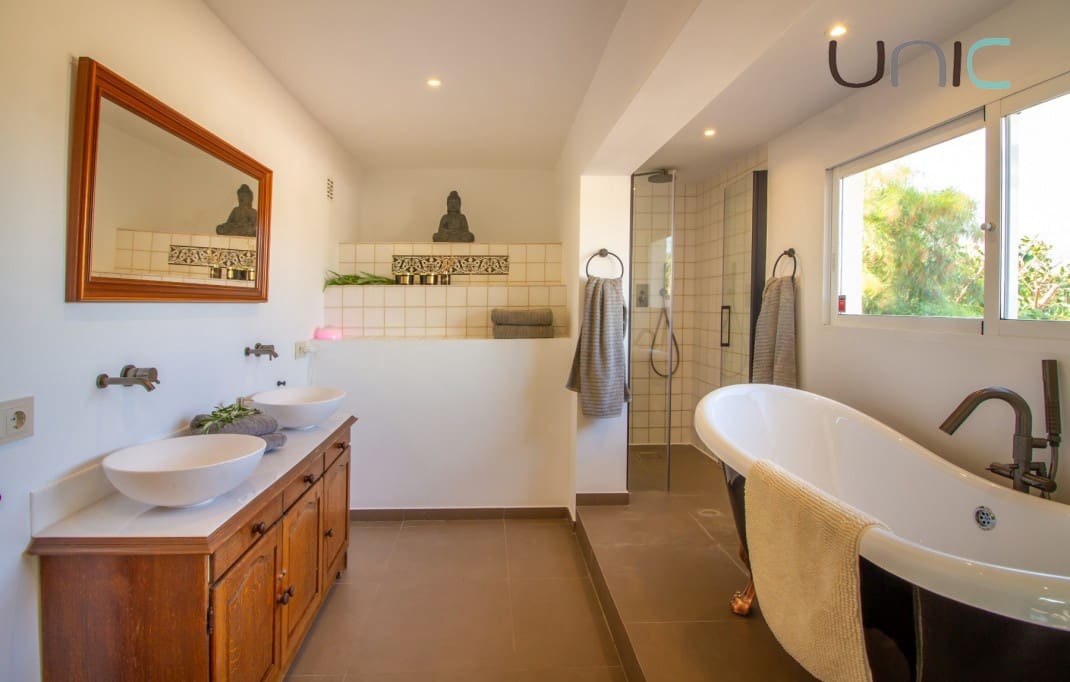 5 quarto Moradia para venda em Alfaz del Pi / L'Alfas del Pi com piscina - 995 000 € (Ref: 6844737)