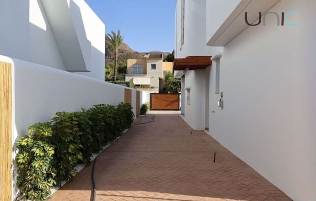 4 soveværelse Villa til salg i Albir, Alfaz del Pi / L'Alfàs del Pi med swimmingpool - € 895.000 (Ref: 6921010)