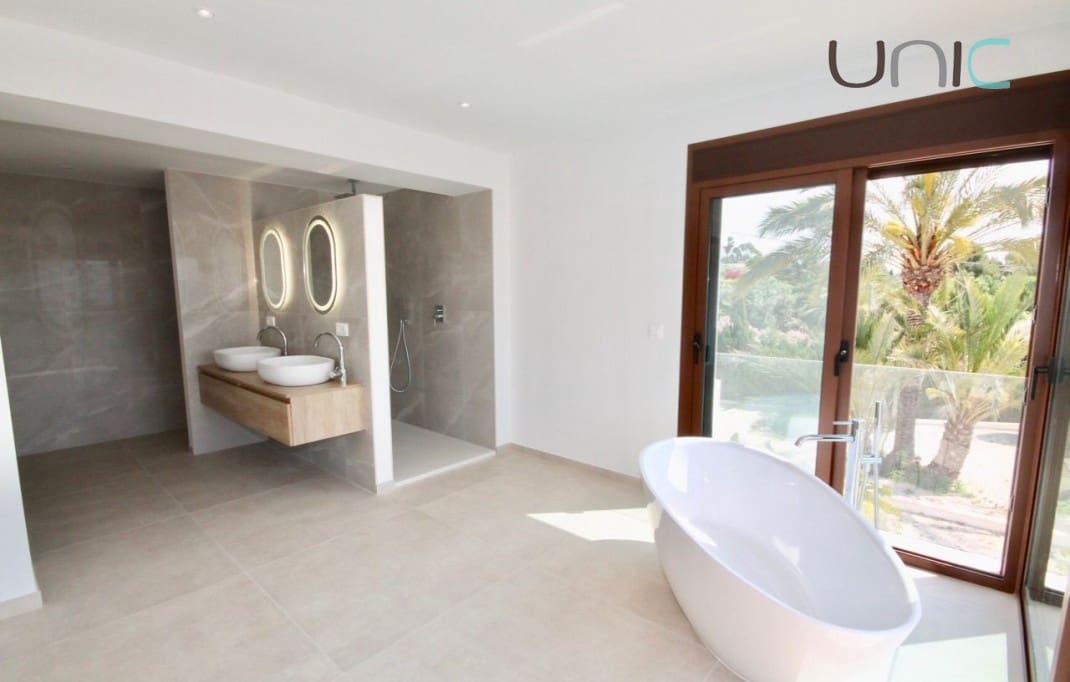 5 Zimmer Villa zu verkaufen in Altea mit Pool - 2.250.000 € (Ref: 7092734)