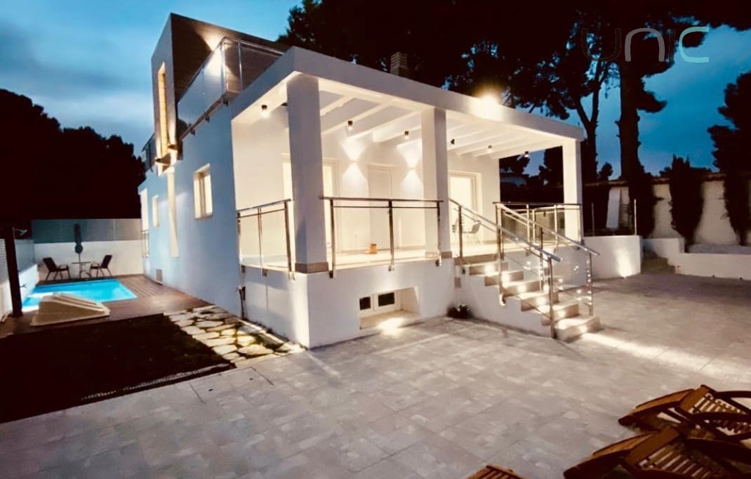 Chalet de 4 habitaciones en La Nucia en venta con piscina - 620.000 € (Ref: 7175973)